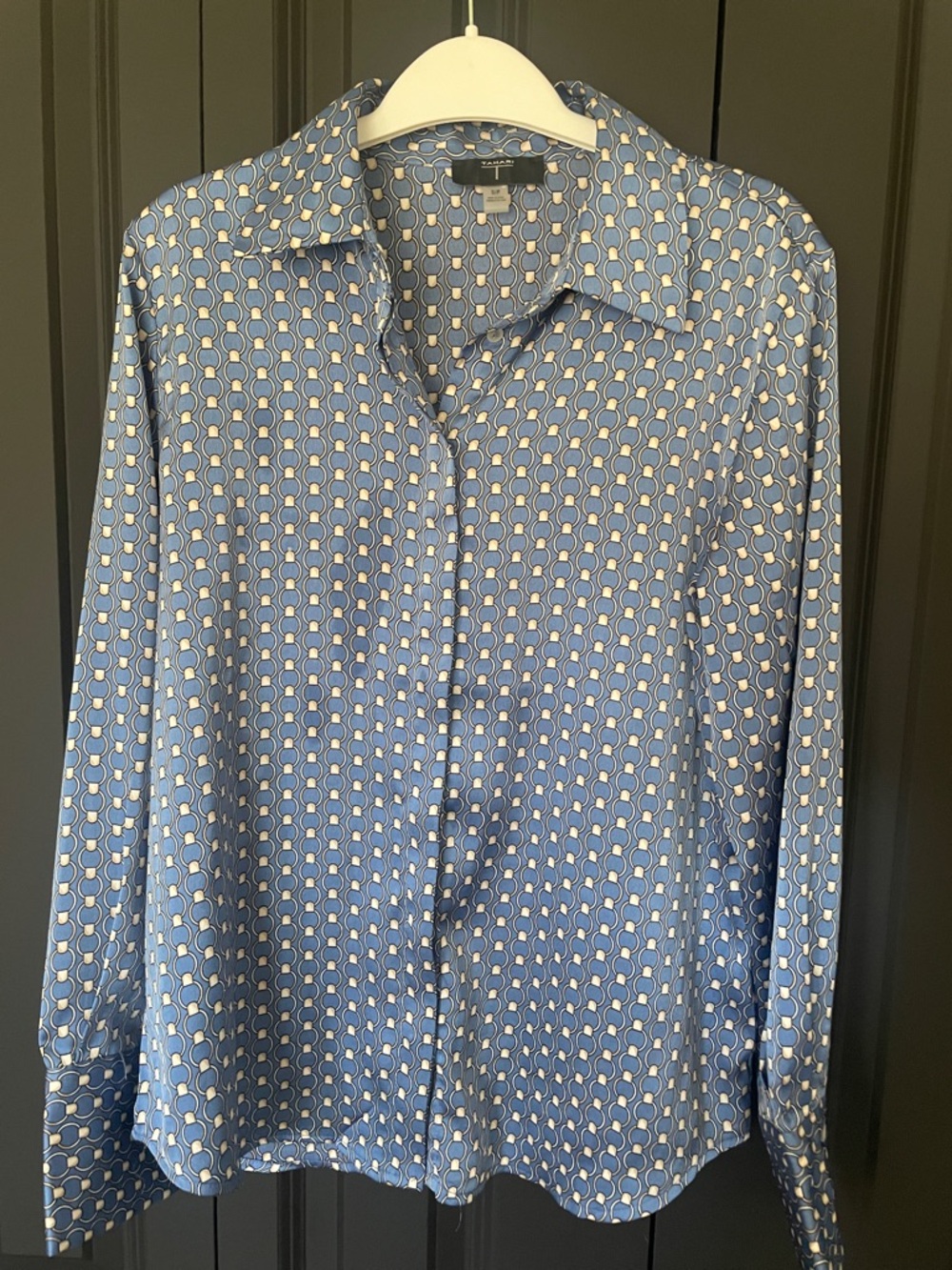 T Tahari Blue and Cream Chain-Link Print Shirt